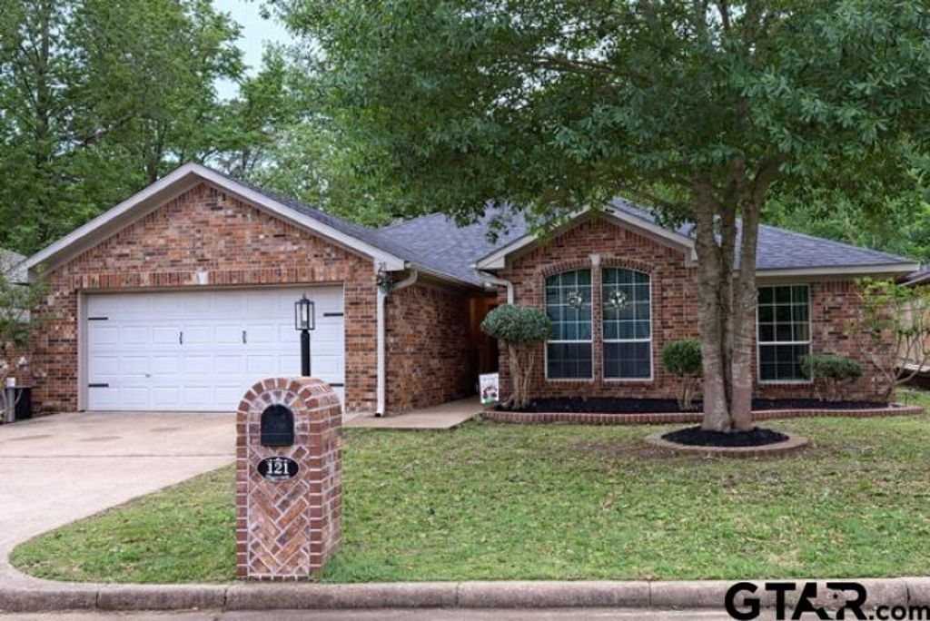 121 Maggie Circle, Flint, TX 75762