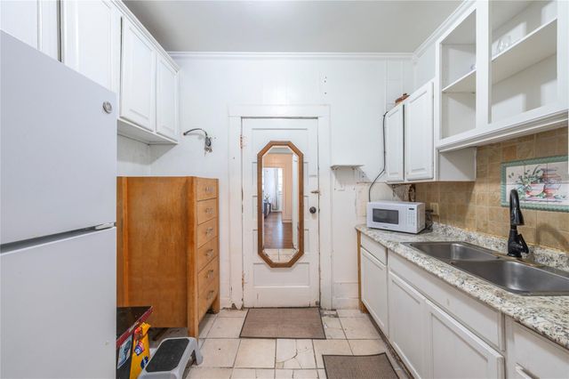 1217 54th Street, Galveston, TX 77551