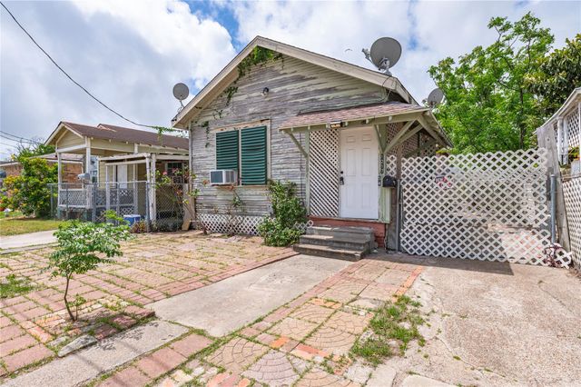 1217 54th Street, Galveston, TX 77551