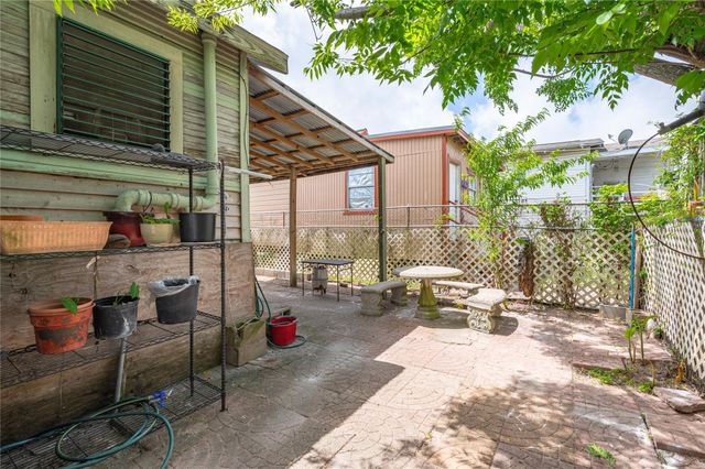 1217 54th Street, Galveston, TX 77551