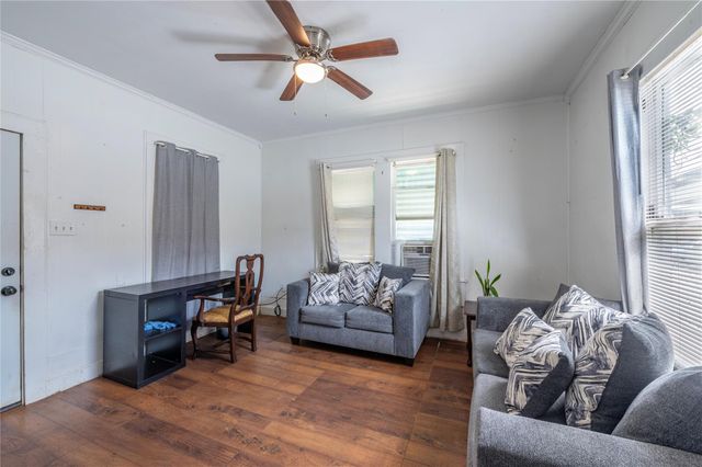 1217 54th Street, Galveston, TX 77551