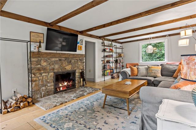 172 Estelle Drive, South Kingstown, RI 02892