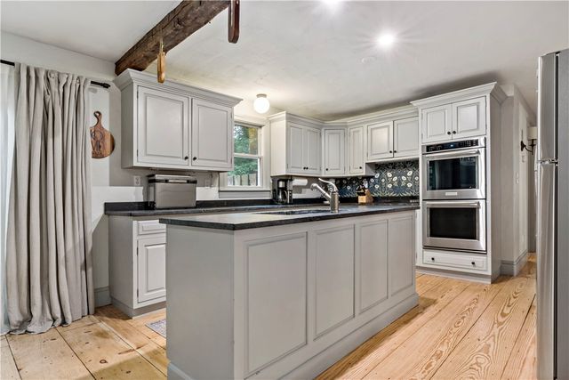 172 Estelle Drive, South Kingstown, RI 02892