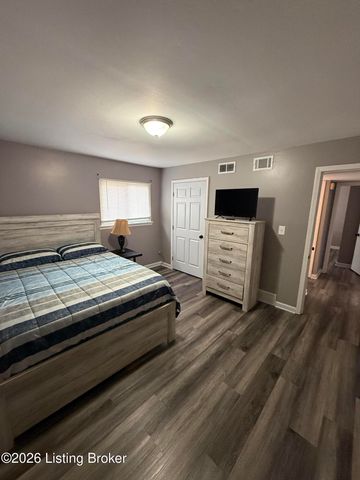 4535 Stonestreet Rd 3, Louisville, KY 40272