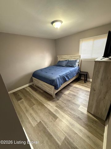 4535 Stonestreet Rd 3, Louisville, KY 40272
