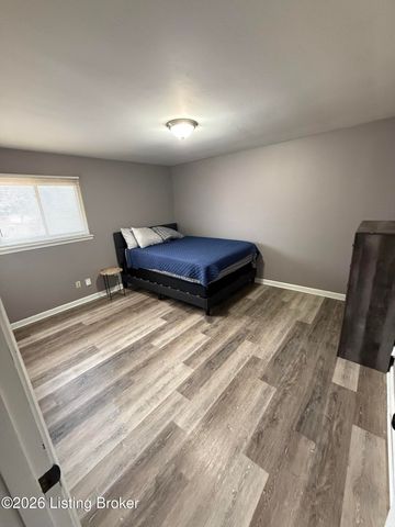 4535 Stonestreet Rd 3, Louisville, KY 40272