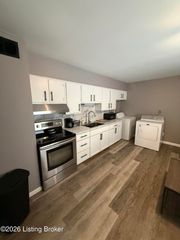 4535 Stonestreet Rd 3, Louisville, KY 40272