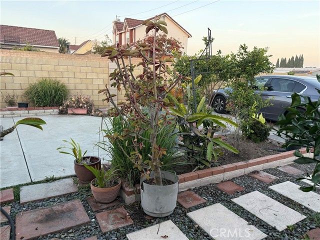4117 McFadden 603, Santa Ana, CA 92704