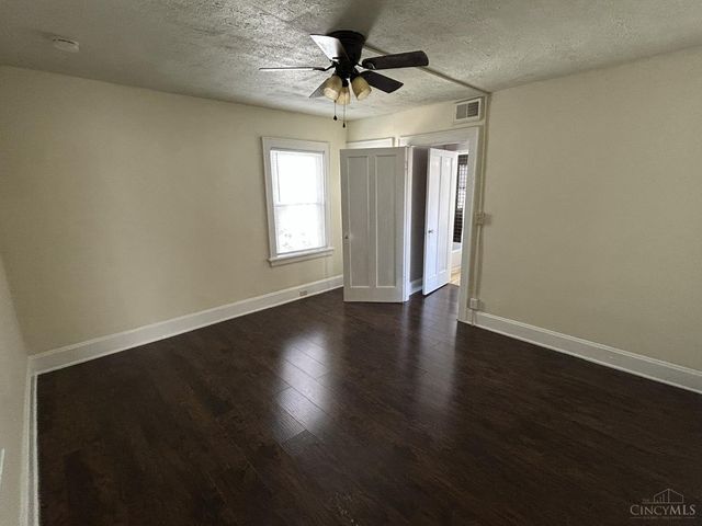 1802 Lawn Ave, Cincinnati, OH 45237