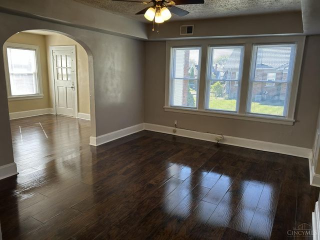 1802 Lawn Ave, Cincinnati, OH 45237
