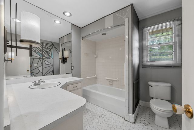 4035 Kings Ln, Nashville, TN 37218