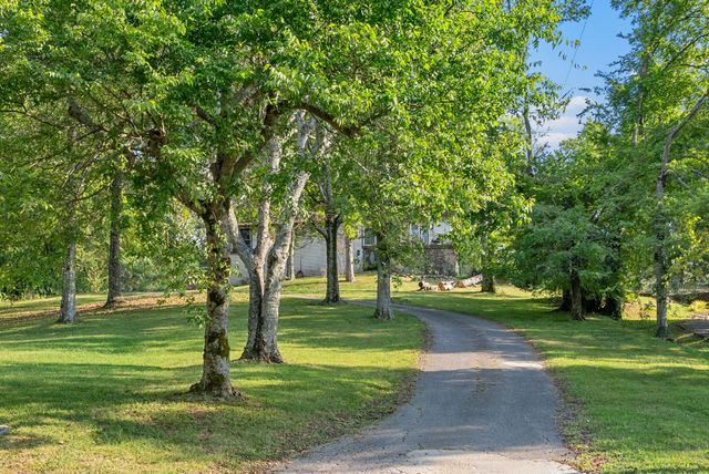 4035 Kings Ln, Nashville, TN 37218