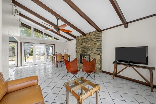 4035 Kings Ln, Nashville, TN 37218