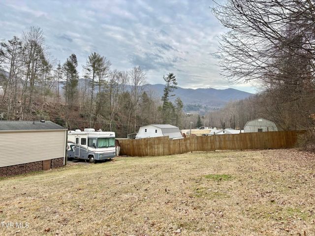 133 Mill Creek Road, Elizabethton, TN 37643