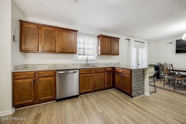 8439 Booneville Drive, Southaven, MS 38671