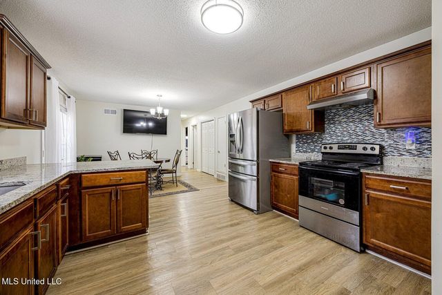 8439 Booneville Drive, Southaven, MS 38671