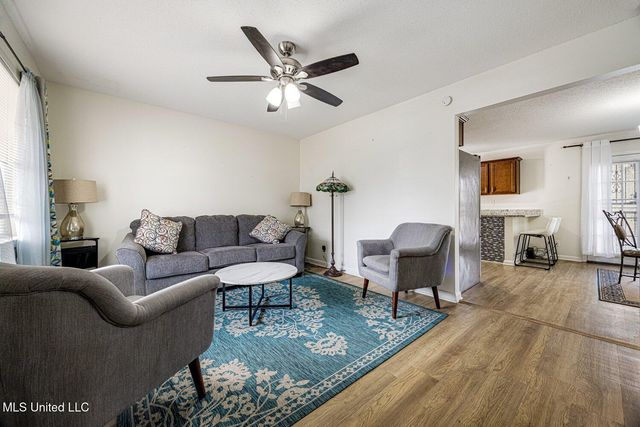 8439 Booneville Drive, Southaven, MS 38671