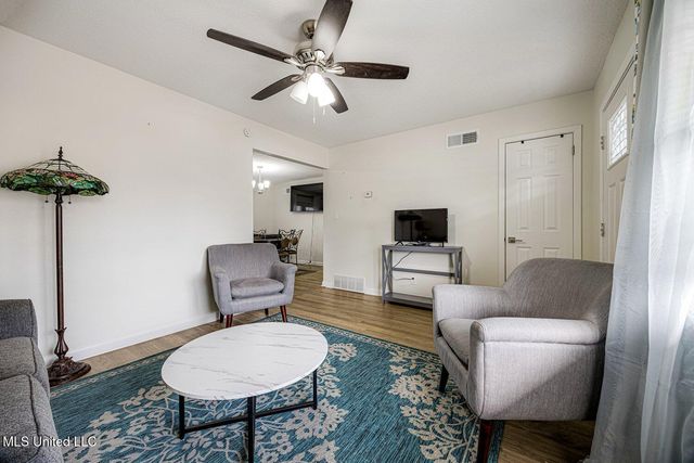 8439 Booneville Drive, Southaven, MS 38671