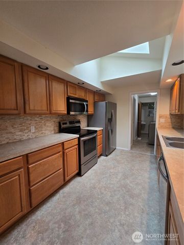 10811 108th ST SW, Lakewood, WA 98498