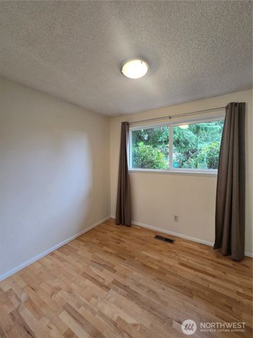 10811 108th ST SW, Lakewood, WA 98498