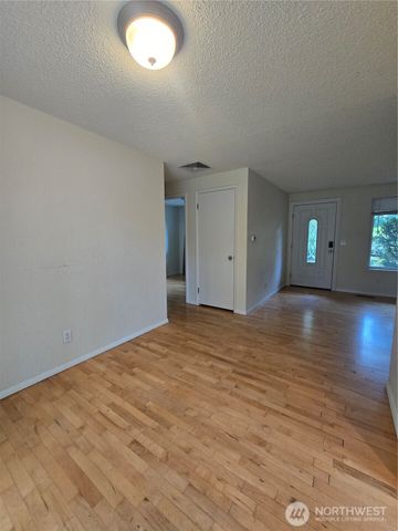 10811 108th ST SW, Lakewood, WA 98498