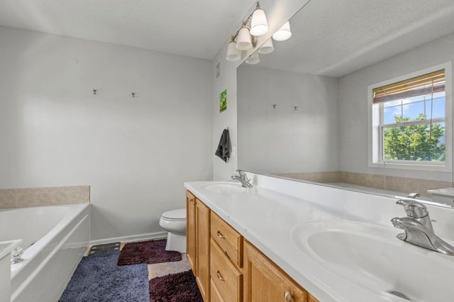 8334 Labont Way 45, Eden Prairie, MN 55344