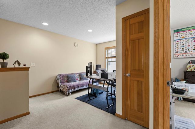 8334 Labont Way 45, Eden Prairie, MN 55344