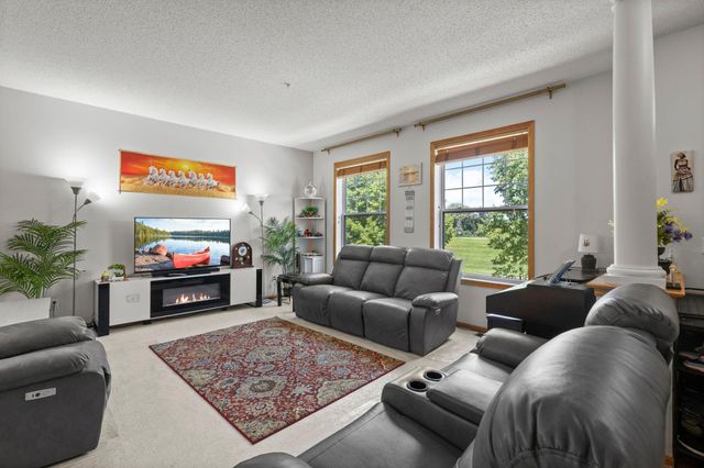 8334 Labont Way 45, Eden Prairie, MN 55344