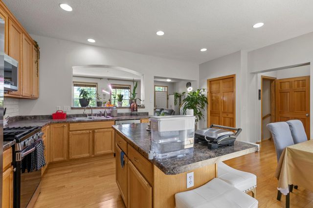 8334 Labont Way 45, Eden Prairie, MN 55344