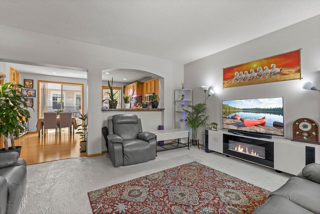 8334 Labont Way 45, Eden Prairie, MN 55344 — photo 2
