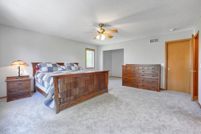 7710 Jonathan Avenue S, Cottage Grove, MN 55016