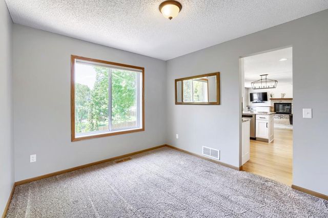 7710 Jonathan Avenue S, Cottage Grove, MN 55016