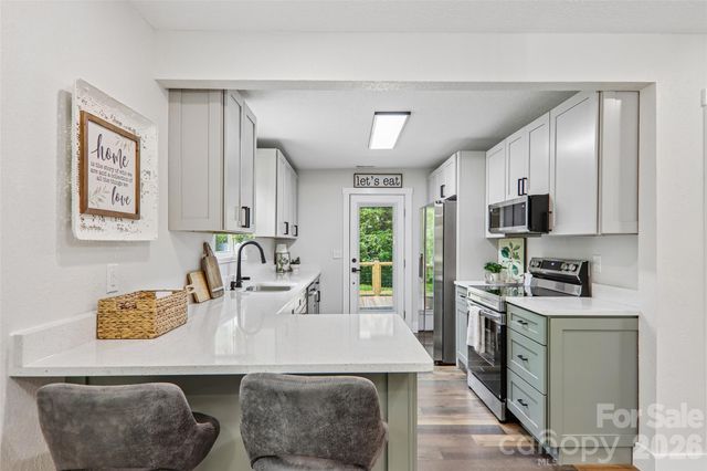 169 East Street, Waynesville, NC 28786