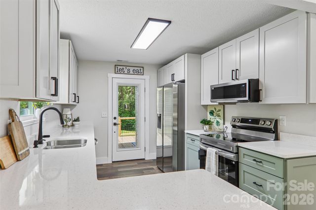 169 East Street, Waynesville, NC 28786