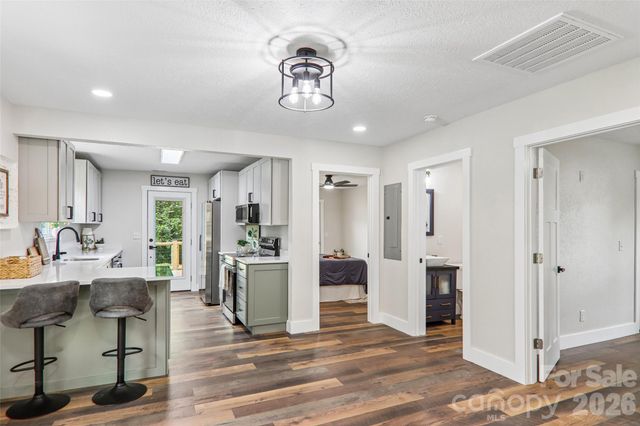 169 East Street, Waynesville, NC 28786