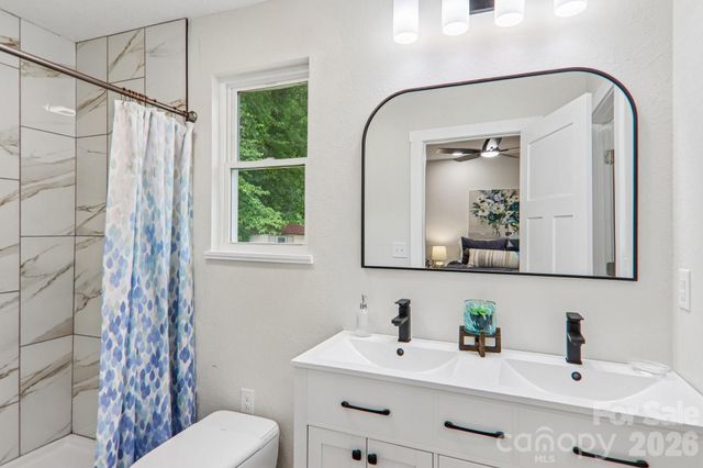 169 East Street, Waynesville, NC 28786