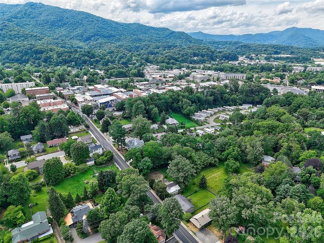 169 East Street, Waynesville, NC 28786