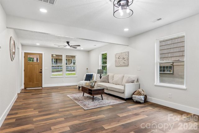 169 East Street, Waynesville, NC 28786