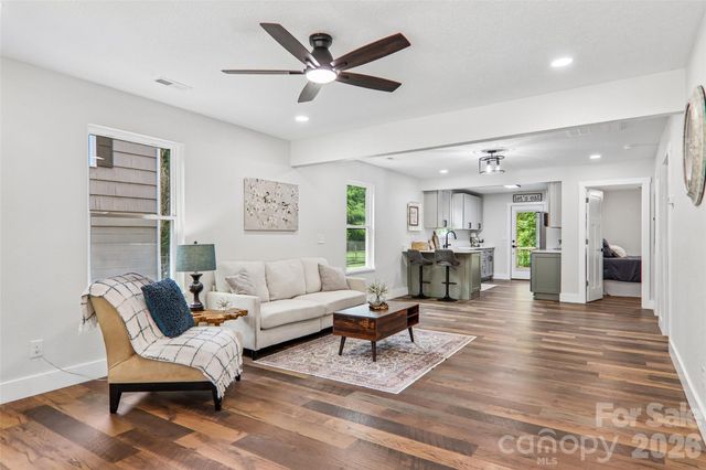 169 East Street, Waynesville, NC 28786