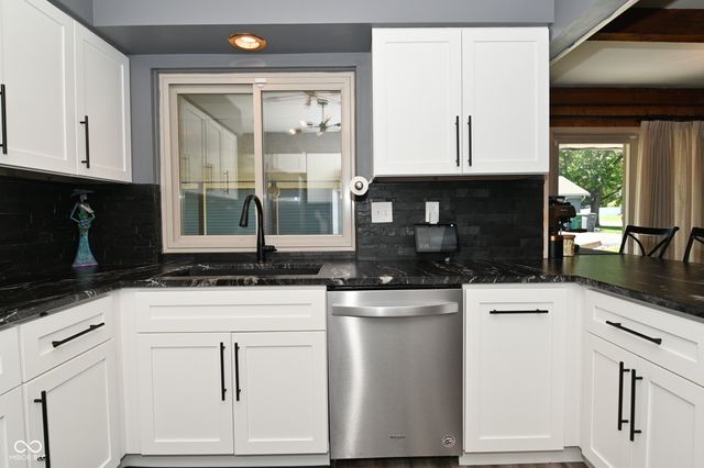 6831 Whisper Oaks Court, Indianapolis, IN 46214