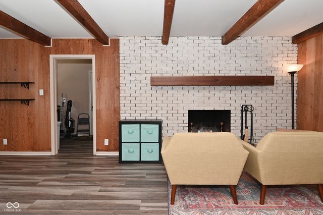 6831 Whisper Oaks Court, Indianapolis, IN 46214