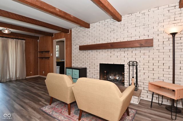 6831 Whisper Oaks Court, Indianapolis, IN 46214