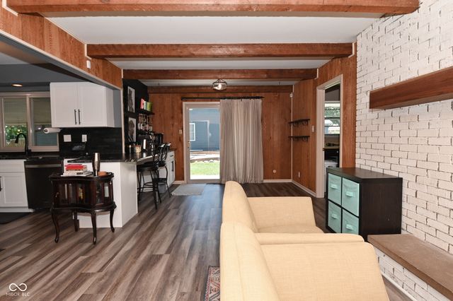 6831 Whisper Oaks Court, Indianapolis, IN 46214