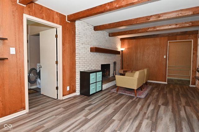 6831 Whisper Oaks Court, Indianapolis, IN 46214