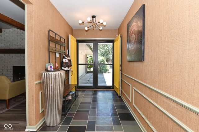 6831 Whisper Oaks Court, Indianapolis, IN 46214