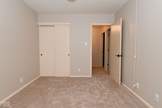 6831 Whisper Oaks Court, Indianapolis, IN 46214