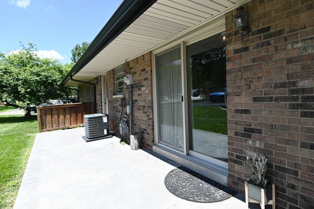 6831 Whisper Oaks Court, Indianapolis, IN 46214