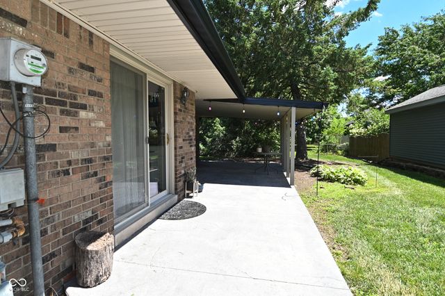 6831 Whisper Oaks Court, Indianapolis, IN 46214