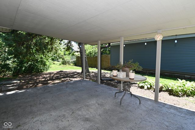 6831 Whisper Oaks Court, Indianapolis, IN 46214