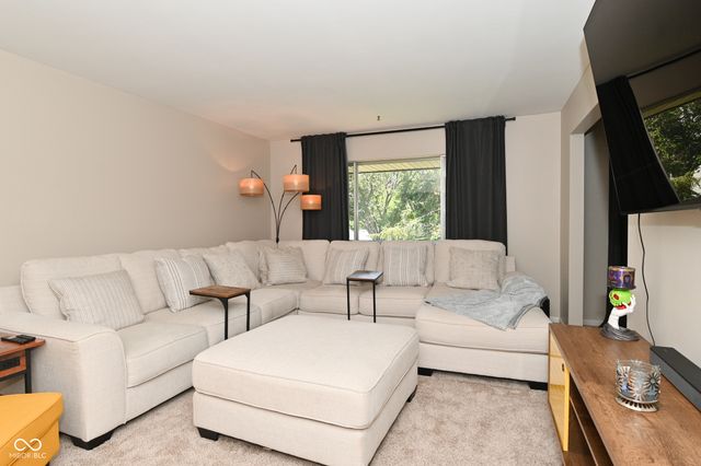 6831 Whisper Oaks Court, Indianapolis, IN 46214